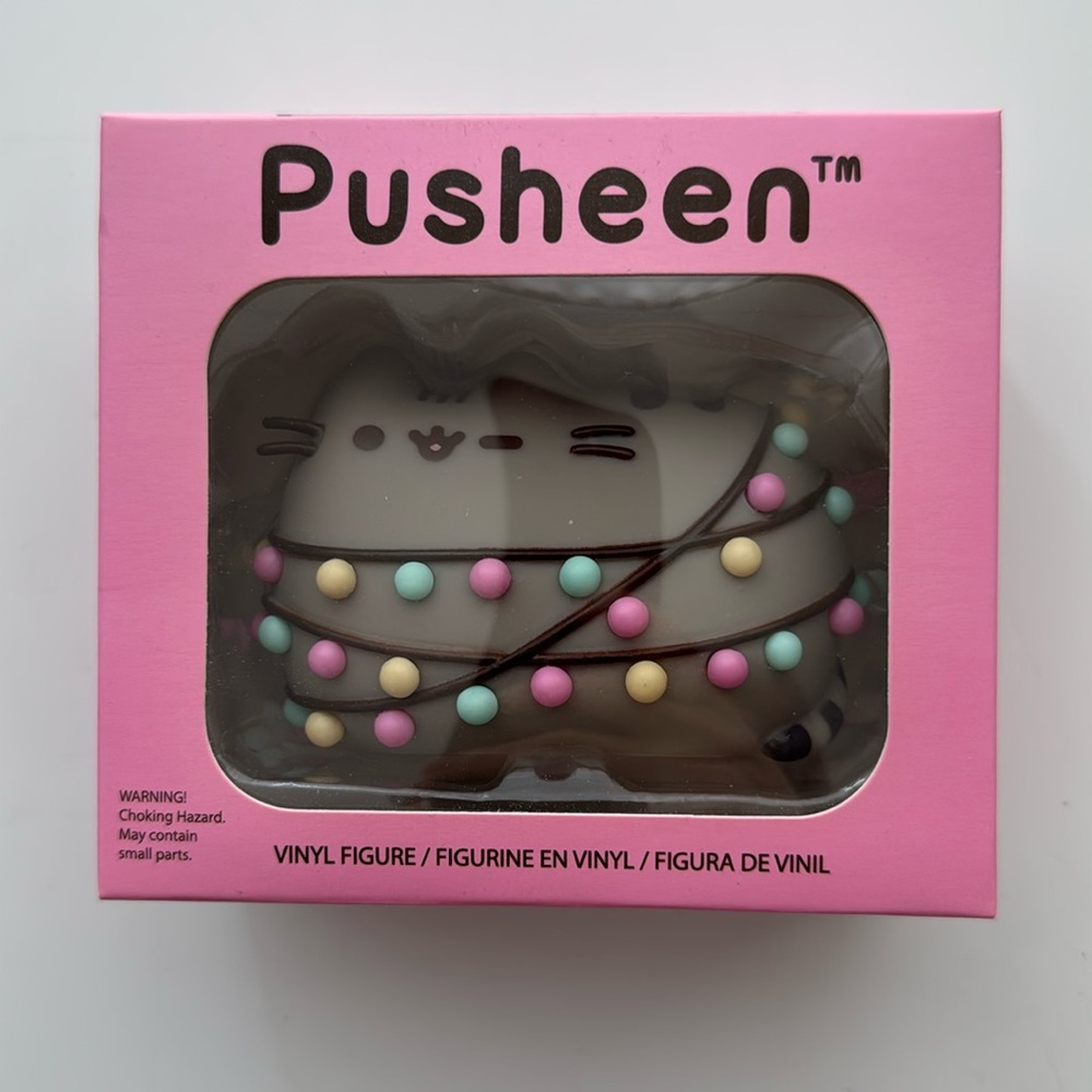 NIB Pusheen 2017 Holiday Vinyl Figurine